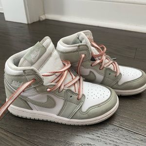 Toddler boy Jordan 1 Retro High OG (seafoam color, hard to find)